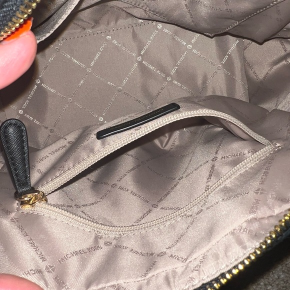 Like New Michael Kors Satchel - Picture 10 of 16